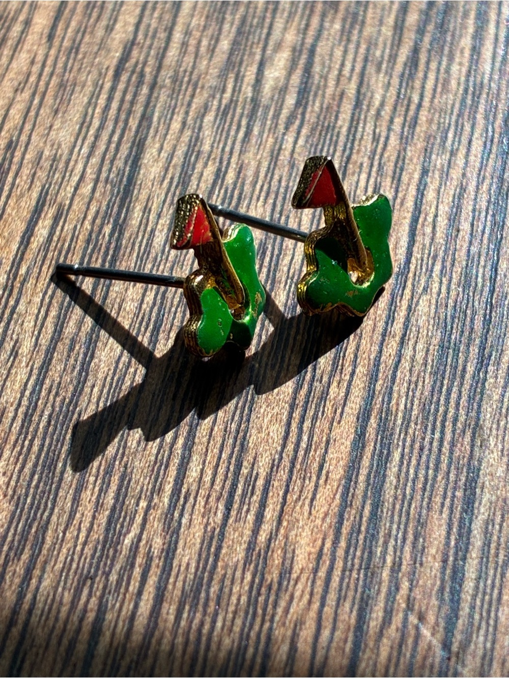 Vintage - Enamel Golf Green Gold Tone Earrings